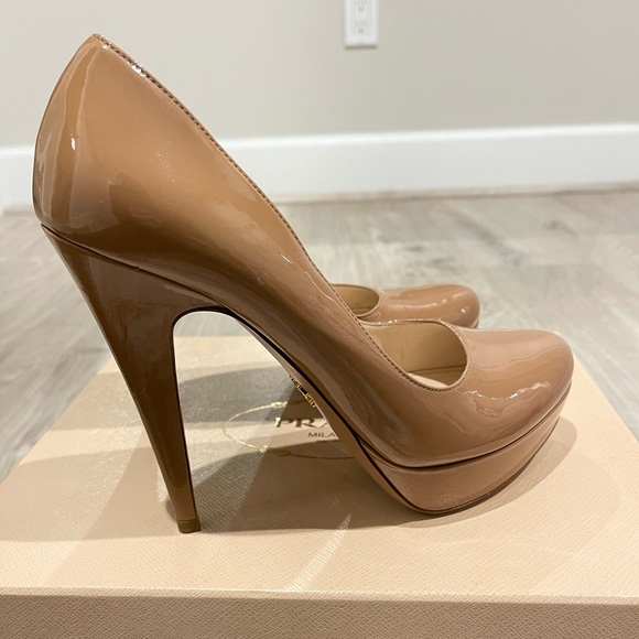 Prada Patent Leather Caramel Heels 39.5 - Picture 3 of 9